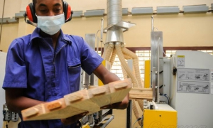 DUJO  industria del mueble