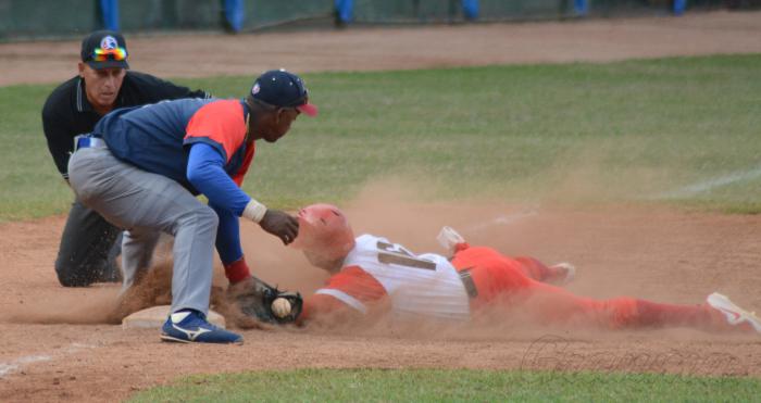 Beisbol Serie 59 Play Off Final MTZ vs CMG Juego 4to-Gana Camaguey 9 x 6 Lazaro Blanco lanzador Ganador.
