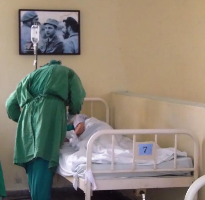 Esmerada es la atención que se brinda en el hospital Manuel Fajardo a los ancianitos contagiados con la COVID-19 