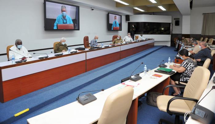 Efectuada reunión del Buró Político