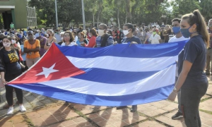 Libre y soberana, la bandera cubana presidió el acto de apoyo a la Revolución efectuado en la Universidad de las Ciencias Informáticas (UCI)