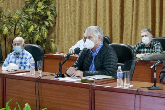 Un gobierno con el oído pegado a la tierra