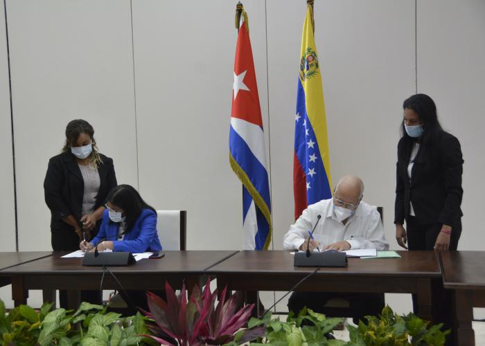 XXI Comisión mixta Intergubernamental entre Cuba y Venezuela presidida por Ricardo Cabrisas Ruiz, viceprimer ministro y Delcy Rodríguez Gómez, vice presidenta de Venezuela.