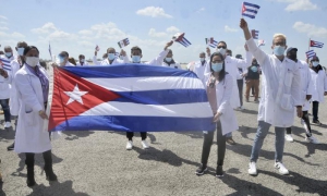 Regresa a Cuba brigada Henry Reeve que se encontraba en México  