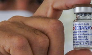 Conferencia de Prensa y recorrido por áreas del Centro de Ingeniería Genética y Biotecnología (CIGB)  y el Centro de Inmunología Molecular, Director del Instituto Finlay de vacunas de Cuba, Dr. Vicente Vérez Bencomo.