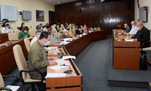 Las autoridades sanitarias y del país han orientado reforzar la pesquisa del nuevo coronavirus entre los más jóvenes, que están siendo blancos de esa enfermedad, cuyo impacto y secuelas son impredecibles. foto: Estudios Revolución