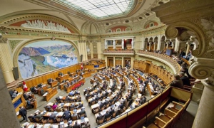 Parlamento suizo condena bloqueo yanqui contra Cuba