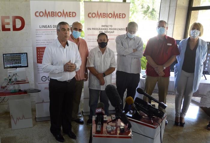 Combiomed Tecnología Digital, empresa vanguardiista con más de 35 años haciendo tecnologías médicas para la salud pública cubana.
Conferencia de prensa donde estuvo presente el presidente de BioCubaFarma Eduardo Martínez Díaz; Arlem Lesmes Fernández Sigler, director general de la entidad; así comno otros destacados científicos.