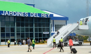 La nueva medida se adopta en aras de facilitar la movilidad de los pasajeros en las terminales de los polos turísticos cubanos.