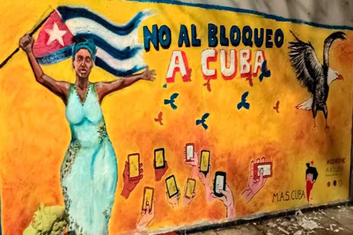 Mural de solidaridad con Cuba en Córdoba. Un mural que clama por el fin del bloqueo a Cuba