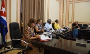 Reunión con presidentes de las asambleas municipales del Poder Popular