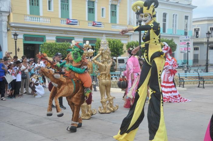 El Festitim hace suyos los espacios de la ciudad.