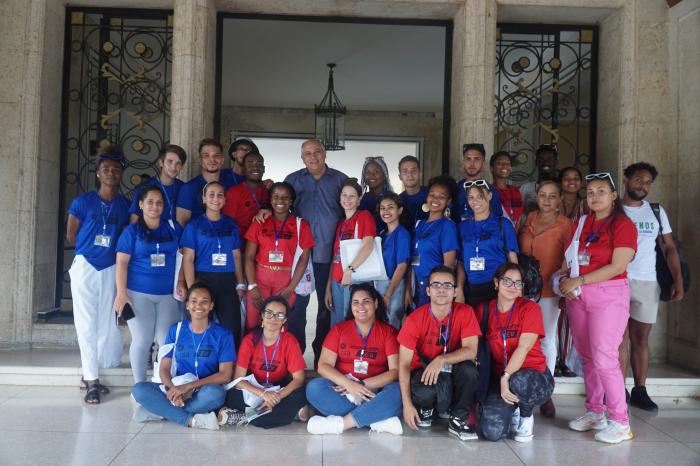 Insta ministro de Cultura a reanimar vida cultural