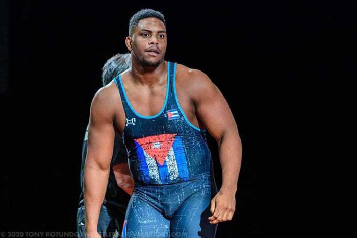 Pino sin preseas en el Mundial de Luchas, y hoy sube Rosillo