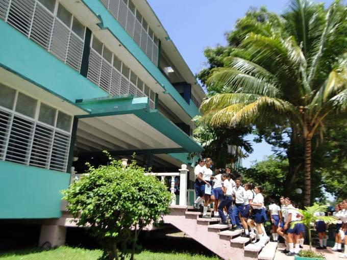 Escuela Pedagógica bayamesa Rubén Bravo Álvarez celebra 15 años de excelencia y más de 2 800 egresados