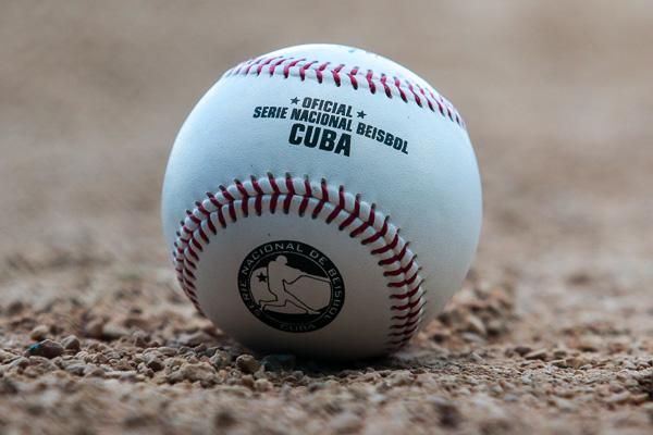Pelota afuera y adentro