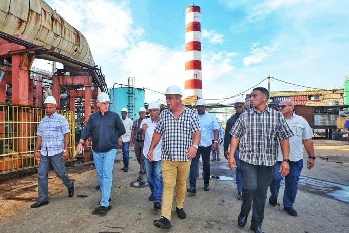 Reconoce Presidente cubano respuesta de los trabajadores del sector eléctrico: «Están trabajando duro y bien»