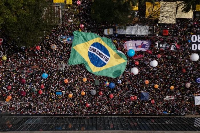 16 capitales de Brasil marchan en rechazo al proyecto de amnistía a Bolsonaro