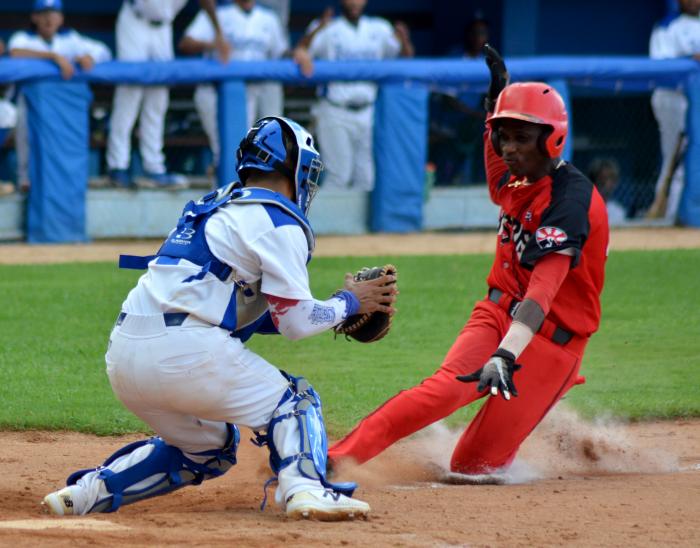 Matanzas y Holguín se disputan la cima de la Serie Nacional