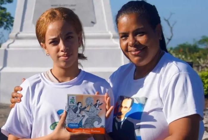 Premian en Dos Ríos a ganadores de la 31 edición del concurso De donde crece la palma, dedicado al Apóstol