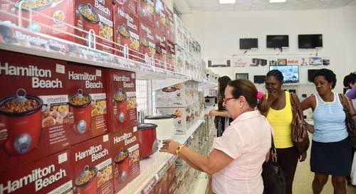En algunas tiendas recaudadoras de divisas todavía no se venden por créditos los electrodomésticos para la cocción de los alimentos

