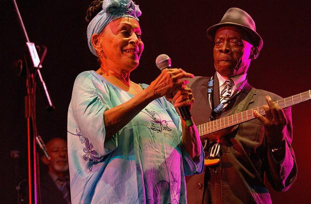 Omara Portuondo.