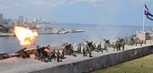 José Martí fue homenajeado con 21 salvas de artillería en el 161 aniversario de su natalicio.