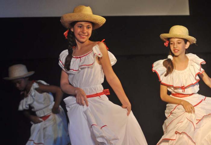 El cine teatro Oasis incluirá en su programación la promoción de los talentos locales del movimiento de aficionados.