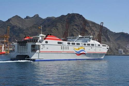 Navieras reforzarán la transportación hacia la sede de Margarita
