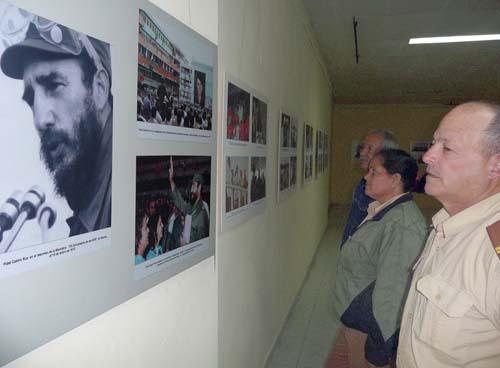 La exposición no solo recoge momentos entrañables para los pinareños, sino que constituye un testimonio de la obra de la Revolución. 
