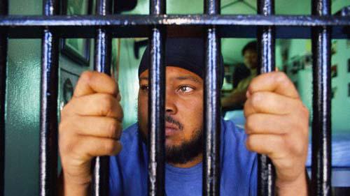 Los negros y los latinos son mayoría en las cárceles estadounidenses, que se han convertido en un gran negocio para ciertos empresarios. 
