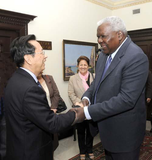 Ambos líderes parlamentarios coincidieron en el buen estado de las relaciones bilaterales.