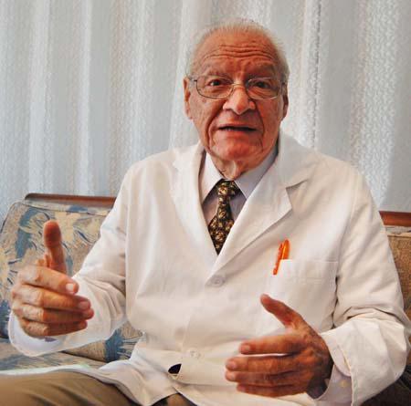 Profesor Evelio Cabezas Cruz.