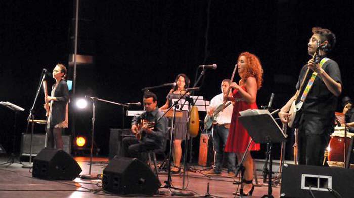 El trío japonés Hogaku, junto al grupo Juego de Manos, de David Álvarez.