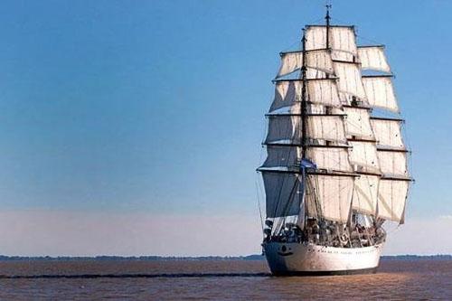 La embarcación atracará el puerto habanero procedente de México.