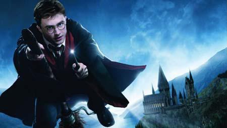 Harry Potter pisará las tablas de la mano de su creadora J.K. Rowling.