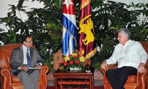Díaz-Canel recibe a enviado del Presidente de Sri Lanka.