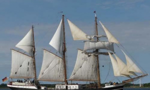 Velero alemán Thor Heyerdahl en tierras cubanas