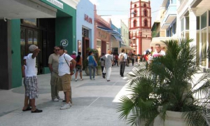 Paseo de la Calle Maceo