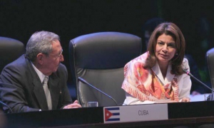 Raúl Castro y Laura Chinchilla en la CELAC