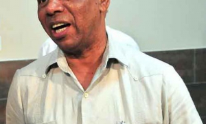 Winston Lackin Canciller de Suriname