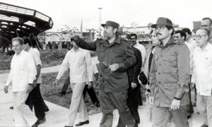 Fidel Castro y Daniel Ortega en la inauguración de Expocuba