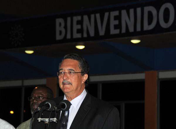 Kenneth Anthony, Primer Ministro de Santa Lucía llegó en la noche de este lunes a La Habana para encabezar la delegación de su país en la II Cumbre de la Comunidad de Estados Latinoamericanos y Caribeños (CELAC)