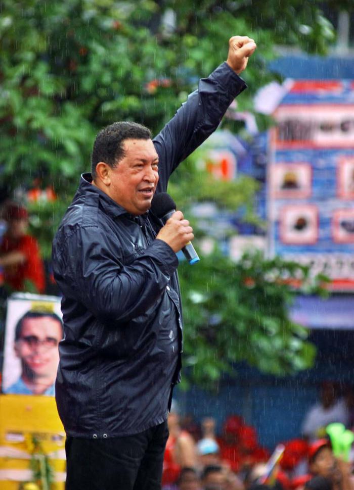 El 7 de octubre del 2012, con una abrumadora mayoría, Chávez es reelecto para un nuevo mandato presidencial. FOTO: JOSÉ M. CORREA