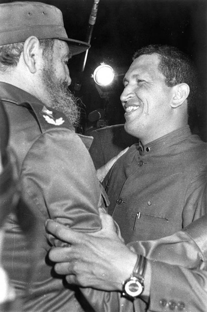 recibe el líder histórico de la Revolución Cubana, Fidel Castro a Hugo Chavez