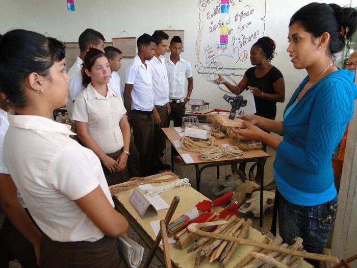 estudiantes de politécnico, obreros calificados, estudiasntes y profesora, agronomía, estudiantes de agronomía