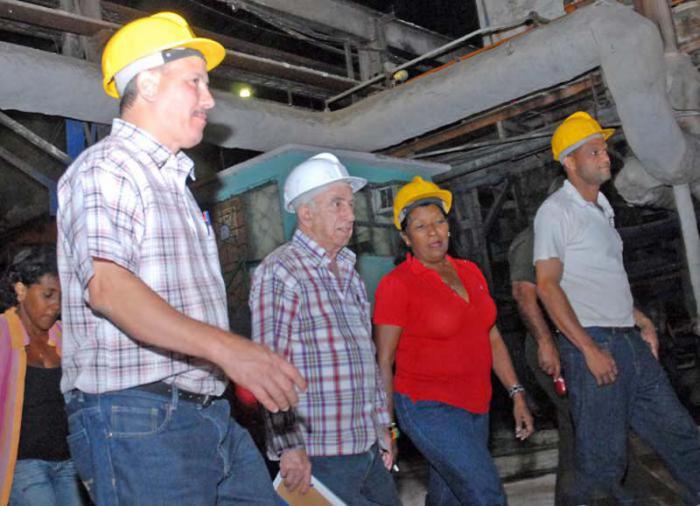 José Ramón Machado Ventura comprobó la marcha de la zafra en Guantánamo. 
