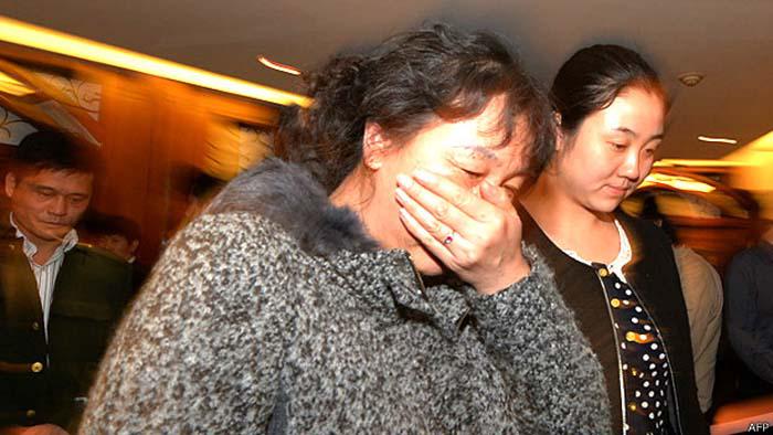 familiares del avión desaparecido