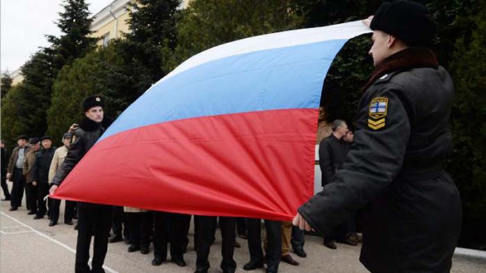 En 189 unidades militares e instituciones de las Fuerzas Armadas de Ucrania en la península de Crimea se izó la bandera rusa. 
