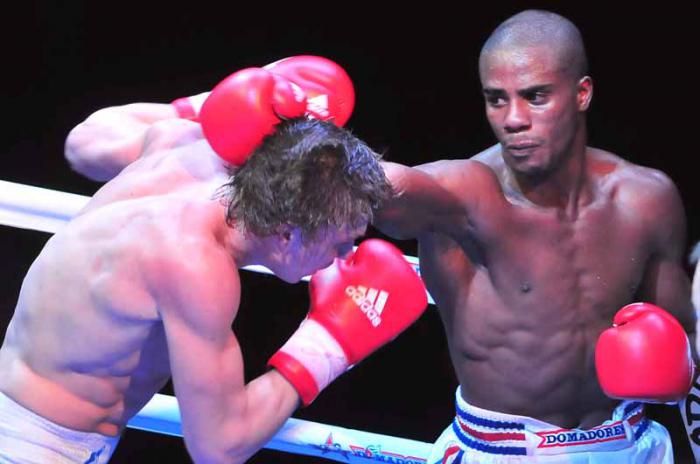 Liga mundial de Boxeo 3ra vuelta cuba vs Rusia Ramon Luis 75 kg gana frente a Andrey Efemenko